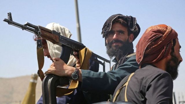 Talibanes declaran amnistía