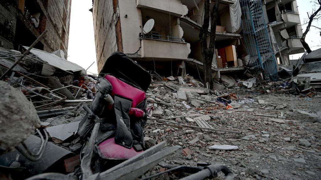 Ascienden a 32 mil los fallecidos en Turquía por el terremoto - thefreedompost.net