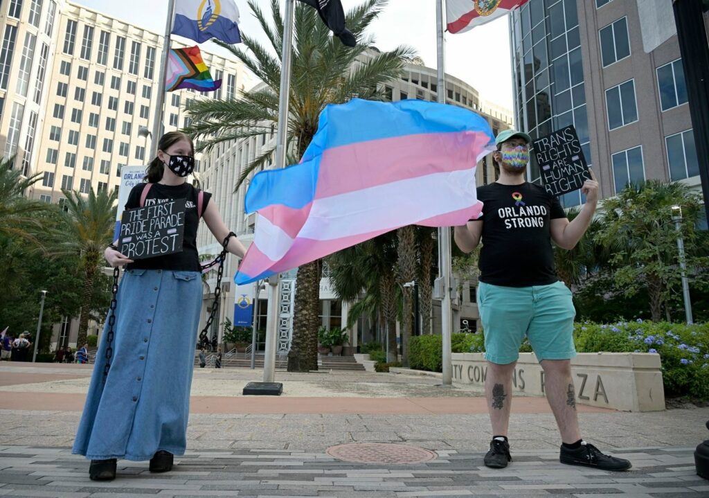 Senado de Florida Aprobó ley que prohíbe tratamientos trans en menores de 18 años - TheFreedomPost
